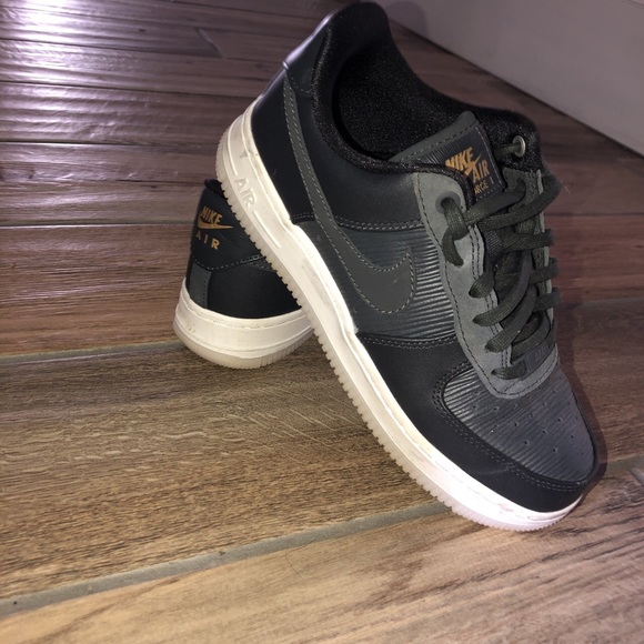 Nike Air Force 1s - Picture 2 of 2